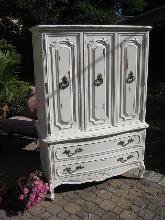 beautiful white french chiffarobe / dresser